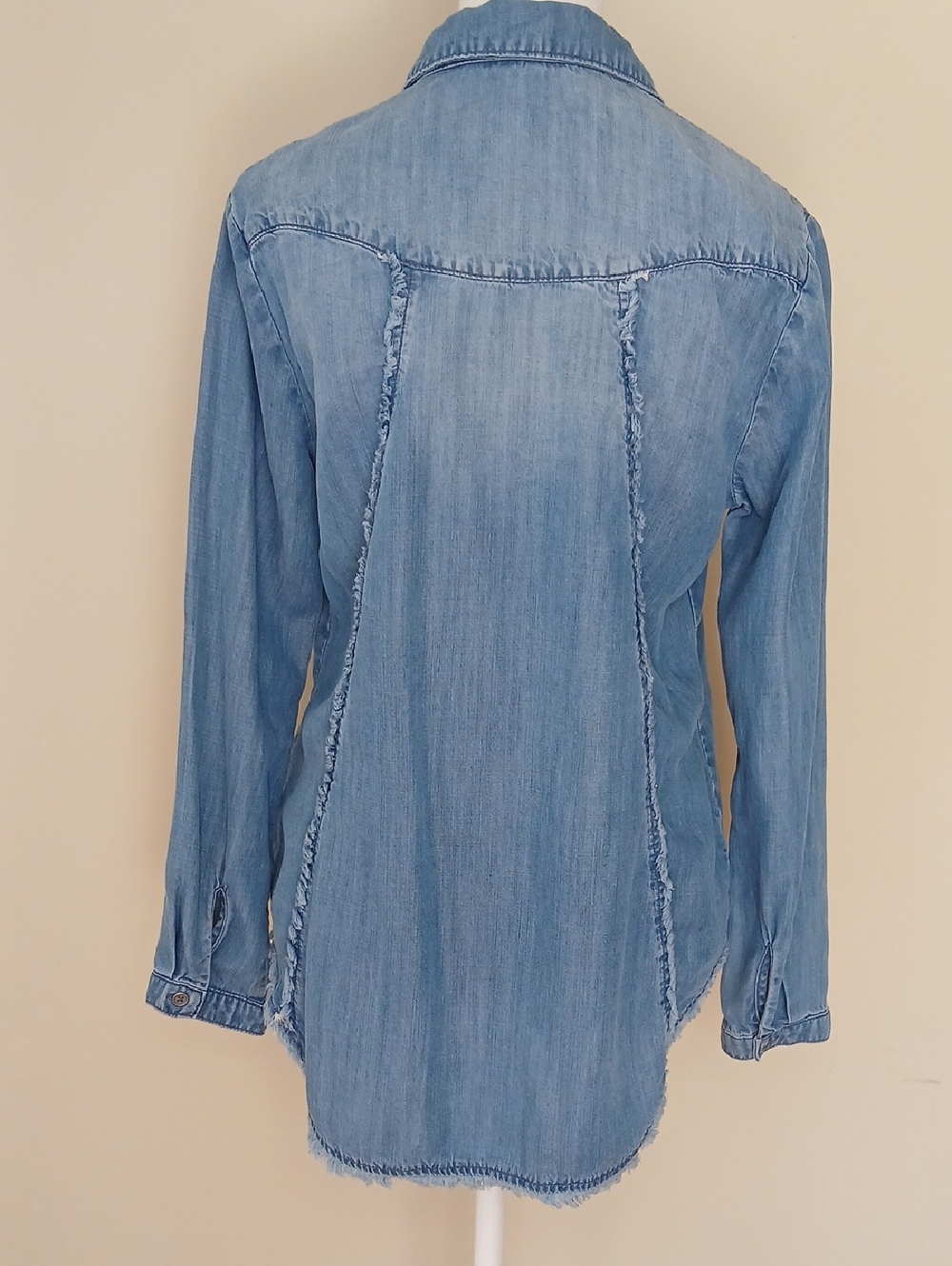 Anthropologie Cloth & Stone Chambray Button Down Shirt Size Small - Picture 5 of 7